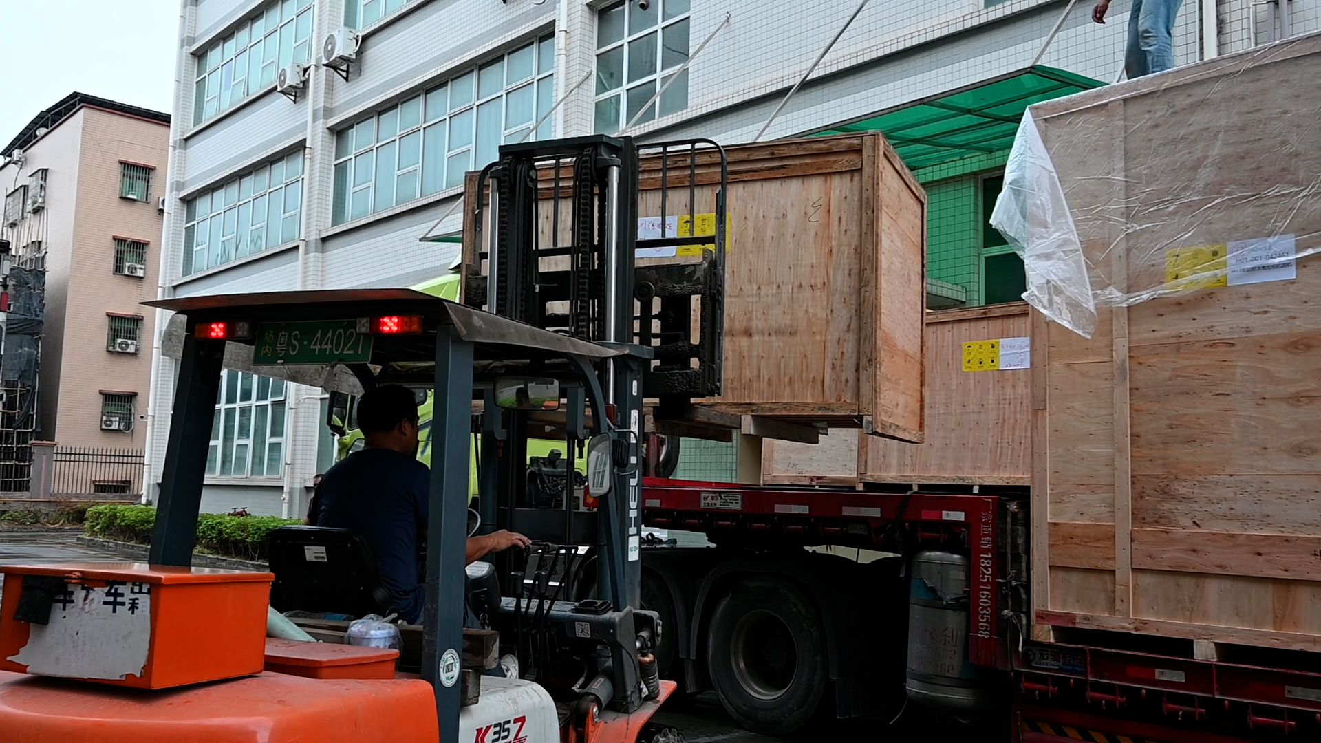 合利士風扇電機裝配生產設備交付投產